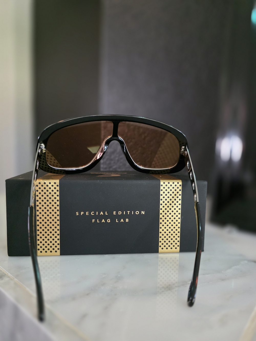Carrera Flag Lab Special Edition Men’s Shield Sunglasses + Box - Picture 2 of 6